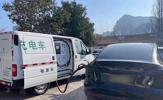 金安区汽车搭电